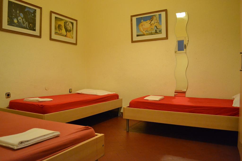 برشلونة Blue Hostel الغرفة الصورة